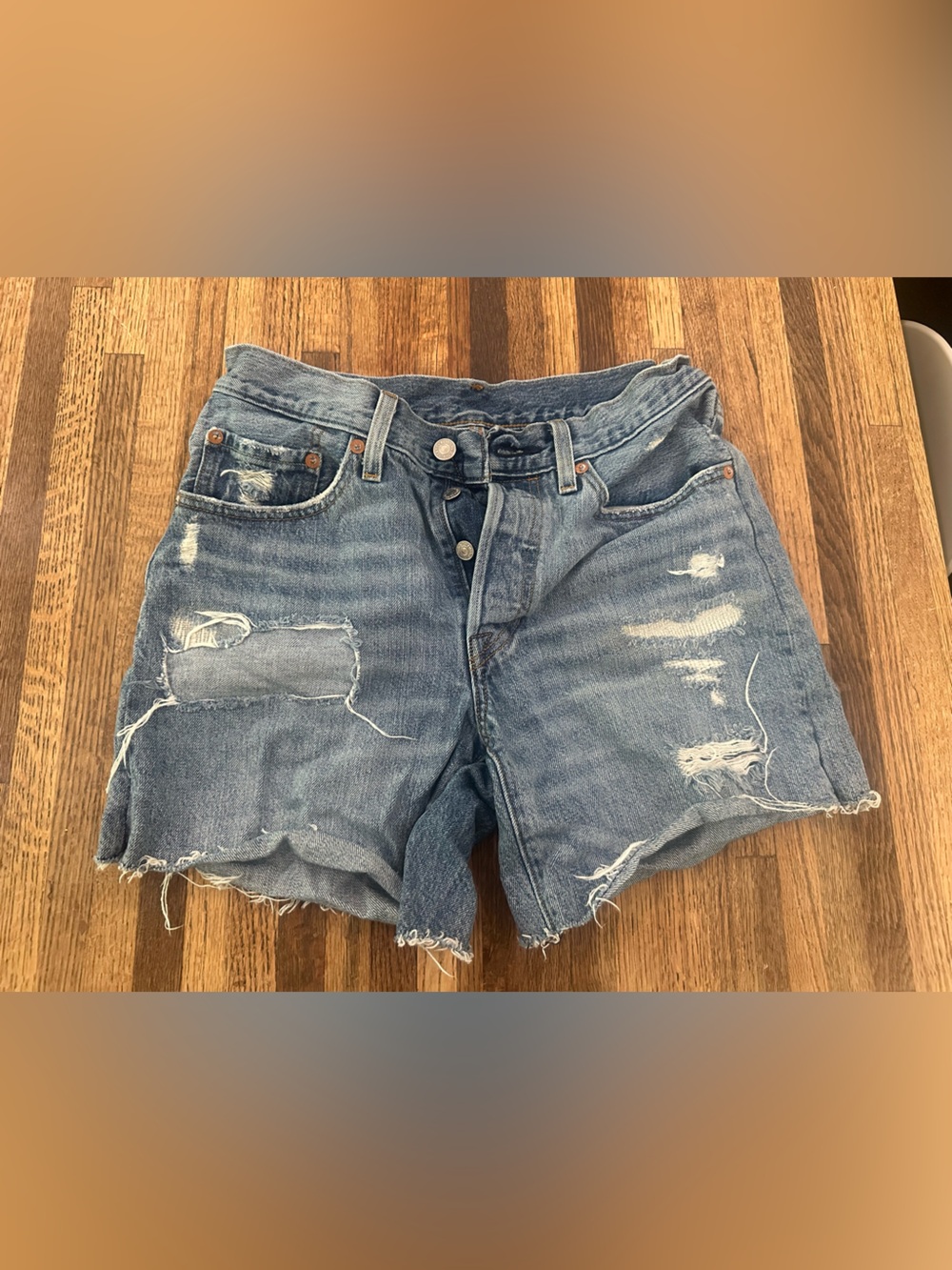 Levi 501 Mid Thigh Distressed High-Rise Women's Denim Shorts - Light Blue 26